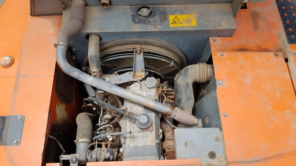 ขายรถแบคโฮ HITACHI ZX250LCN-3 ขายพร้อมหัวกระแทก ใช้งานเพียง 5 พันชั่วโมง