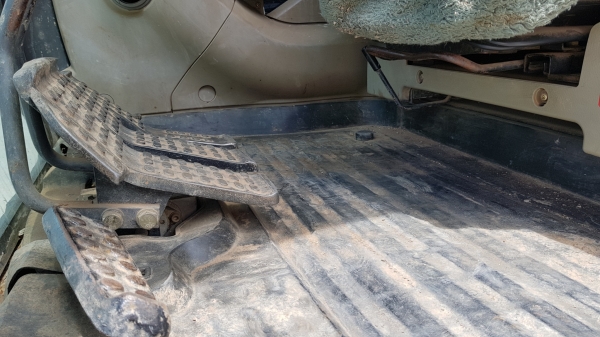 ขายรถแบคโฮ HITACHI ZX250LCN-3 ขายพร้อมหัวกระแทก ใช้งานเพียง 5 พันชั่วโมง