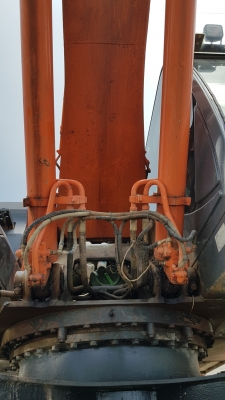 ขายรถแบคโฮ HITACHI ZX250LCN-3 ขายพร้อมหัวกระแทก ใช้งานเพียง 5 พันชั่วโมง