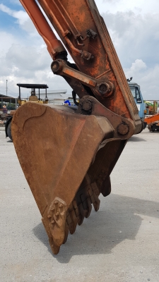 ขายรถแบคโฮ HITACHI ZX250LCN-3 ขายพร้อมหัวกระแทก ใช้งานเพียง 5 พันชั่วโมง