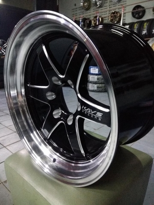 แม็กใหม่ลายเวลขอบ 18 ราคา 13900 พร้อมยาง 21000 บาท