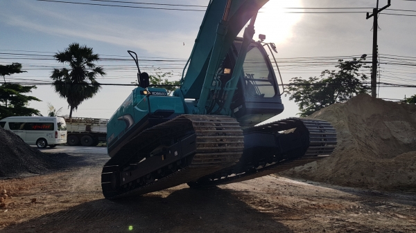 ขายรถแบคโฮ KOBELCO SK200-8 Yn12 Super สภาพนางฟ้า ขายรถแบคโฮ KOBELCO SK200-8 Yn12 Super สภาพนางฟ้า