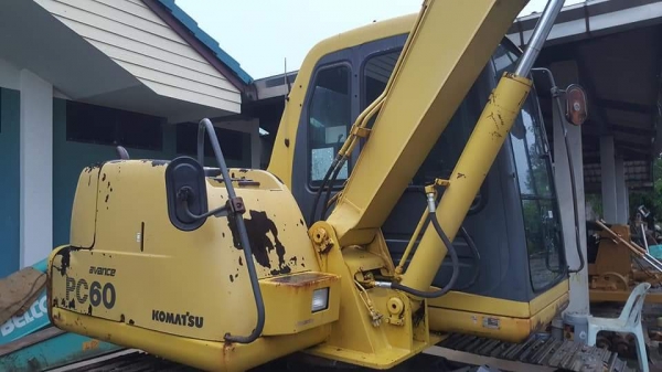 ขายจ้า##รถสวยๆนำเข้าเก่าญี่ปุ่นแท้ KOMATSU PC60-7 เอกสารครบ