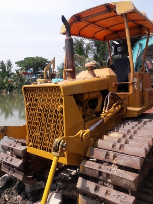 ขายจ้า..รถดัน  KOMATSU D20P-5  เก่าใน  สภาพดี  พร้อมใช้  โทร 089-3818694  จ๊อย..