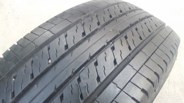 ขายยาง215/70/15 ปี 17 DUNLOP LT37 4 เส้น ขายยาง215/70/15 ปี 17 DUNLOP LT37 4 เส้น