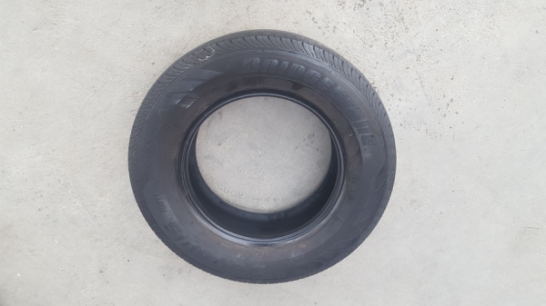 ขายยาง205/70/15 ปี 15 BRIDGESTONE R611 4 เส้น ขายยาง205/70/15 ปี 15 BRIDGESTONE R611 4 เส้น