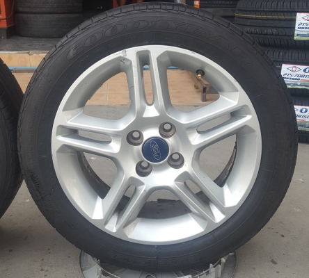 ขายล้อFord Fiesta ขอบ16 พร้อมยางปี16  4 ล้อ