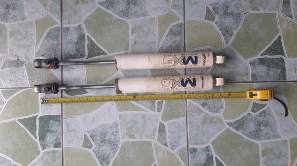 ขายโช้ค MX6 1คู่สภาพและโช้คโรบัสซับแท้ง1ตัว พอใช้ได้ครับ