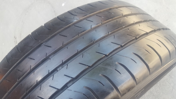 ขายยาง215/55/17 ปี 15 DUNLOP 050 2 เส้น ขายยาง215/55/17 ปี 15 DUNLOP 050 2 เส้น