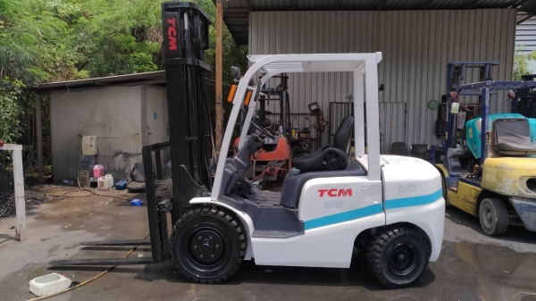 TCM FD30T3 รุ่นใหม่ล่าสุด เสาสูง4ม.ไซส์ซิฟ เกียร์ออร์โต้ เครื่องยนต์ดีเซลV2403 รับประกันเครื่องเกียร์3เดือน ราคาต่อรองได้0816161541