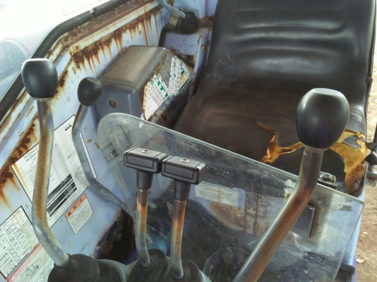ขายรถขุด KOMATSU PC28UU2E ปี1996 แทรคยาง / เครื่องยนต์ 3D82AE-3D /หลังคา /ใบมีดเก่านอก สินค้านำเข้าจากญี่ปุ่น พร้อมใช้งาน มีคลิปการทำงาน