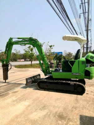 ขายรถขุด MITSUBISHI  MM35   มีลายเจาะพร้อม  แทรคยาง/ใบมีด/ปั๊มนิ้ว/หลังคา ***ราคานี้ไม่รวมหัวเจาะ