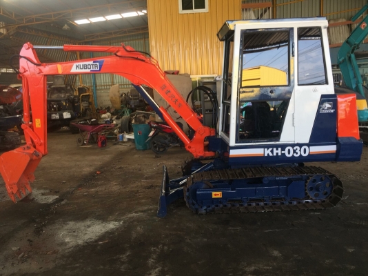 ขายรถขุด KUBOTA KH030 พร้อมใช้งาน ระบบดีเครื่องดี ปั้มไว พร้อมทำสี พร้อมติดแอร์ ติดฟิลม์ มีหัวเก๋ง  เก่านอกแท้ มีเอกสารใชอินวอย