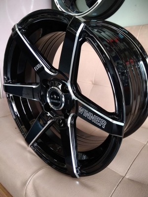 แม็กใหม่ลายสวยงาม ขอบ 15 ราคา 8500 บาท พร้อมติดตั้ง