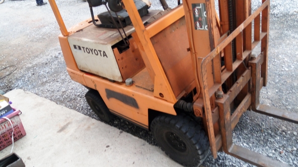 รถฟอร์คลิฟ โตโยต้า เบนซิล 900 รถเก่านอกเอกสารนำเข้าพร้อมใช้งานสภาพใหม่