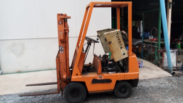 รถฟอร์คลิฟ โตโยต้า เบนซิล 900 รถเก่านอกเอกสารนำเข้าพร้อมใช้งานสภาพใหม่