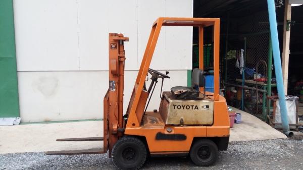 รถฟอร์คลิฟ โตโยต้า เบนซิล 900 รถเก่านอกเอกสารนำเข้าพร้อมใช้งานสภาพใหม่