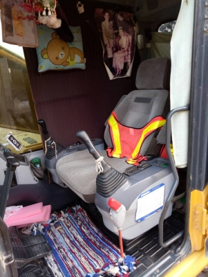 ขายด่วน!! Komatsu PC200-7 สภาพสวยค่ะ