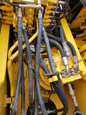 ขายด่วน!! Komatsu PC200-7 สภาพสวยค่ะ