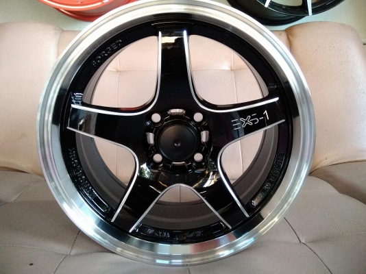 แม็กใหม่ขอบ 15 กว้าง 7 ออฟ 38 ใส่รถ 4 รู 100 ราคา 8500 บาท