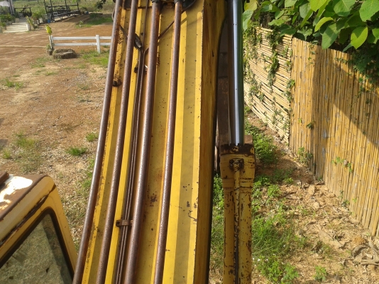 ขาย รถแบคโฮ โคมัตซุ PC 200 รุ่น 5 + รถเทเลอร์ 10 ล้อ เครื่อง ติด ทั้ง2 คันคับ