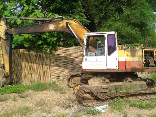 ขาย รถแบคโฮ โคมัตซุ PC 200 รุ่น 5 + รถเทเลอร์ 10 ล้อ เครื่อง ติด ทั้ง2 คันคับ