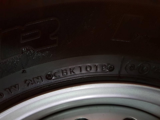 ขายยางป้ายแดง BRIDGESTONE 205R16 ปี18 ชุดละ 8,900 บาท ขายยางป้ายแดง BRIDGESTONE 205R16 ปี18 ชุดละ 8,900 บาท