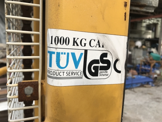 ขายรถลากแฮนลิฟท์ยกของ 1ton. โครงสร้างเเข็งแรง ยกได้สูง ใช้งานมาน้อย สภาพสวยมาก พร้อมใช้งาน