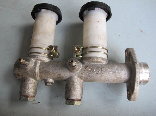 แม่ปั้มเบรค DATSUN