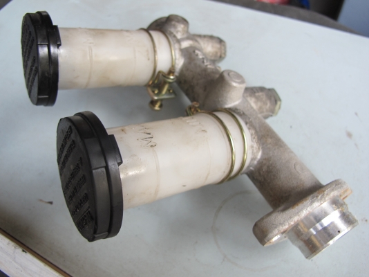 แม่ปั้มเบรค DATSUN