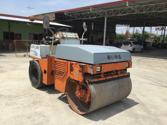 ขายรถบด4ตันหน้าเหล็กหลังยางHITACHIรุ่นRC40นำเข้าญี่ปุ่นเอวอ่อนขับ2เพลาเครื่องคูโบต้า4สูบสภาพดีพร้อมใช้งาน ID LINE:Jiraroj2909