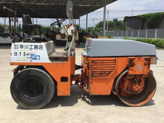 ขายรถบด4ตันหน้าเหล็กหลังยางHITACHIรุ่นRC40นำเข้าญี่ปุ่นเอวอ่อนขับ2เพลาเครื่องคูโบต้า4สูบสภาพดีพร้อมใช้งาน ID LINE:Jiraroj2909