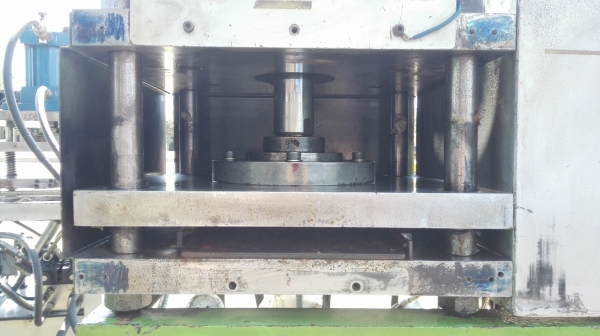 ปั้มสี่เสา ขนาด 3 HP 380V พร้อมคอนโทรลไฟฟ้า ถังน้ำมัน 100 ลิตร สภาพสวยพร้อมใช้