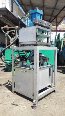 ปั้มสี่เสา ขนาด 3 HP 380V พร้อมคอนโทรลไฟฟ้า ถังน้ำมัน 100 ลิตร สภาพสวยพร้อมใช้