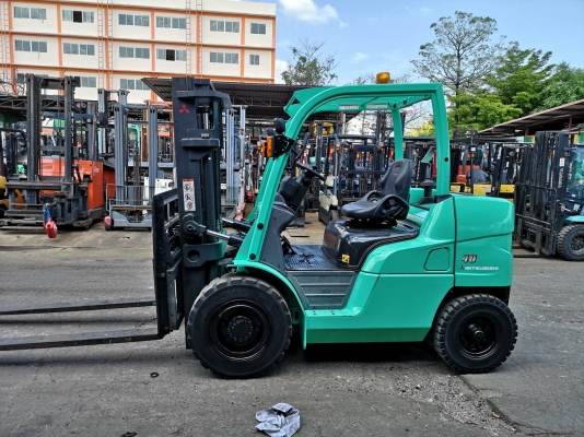 รถยกมิตซูบิชิ 4 ตัน เครื่องดีเซล เกียร์ออโต้ แผงงาปรับเข้าออกได้ สไลด์ได้