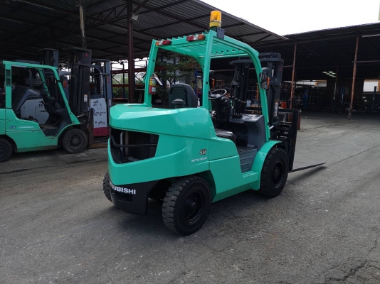 รถยกมิตซูบิชิ 4 ตัน เครื่องดีเซล เกียร์ออโต้ แผงงาปรับเข้าออกได้ สไลด์ได้