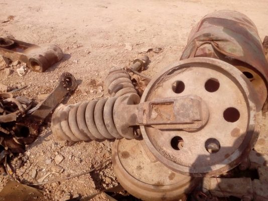 ขายชุดสปริง ล้อนำ รถแมคโค รุ่น-200 ของเก่าติดรถ สภาพตามรูป ขายชุดละ 12000