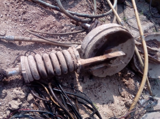 ขายชุดสปริง ล้อนำ รถแมคโค รุ่น-200 ของเก่าติดรถ สภาพตามรูป ขายชุดละ 12000