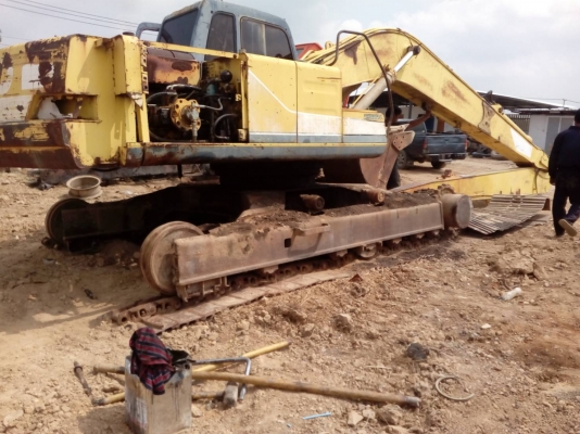 ขายชุดสปริง ล้อนำ รถแมคโค รุ่น-200 ของเก่าติดรถ สภาพตามรูป ขายชุดละ 12000