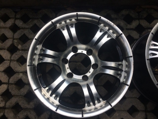 ล้อแม็กขอบ16กว้าง 8 ออฟ 22 taiwan เดิมๆไม่ซ่อม 2วง(1คู่)