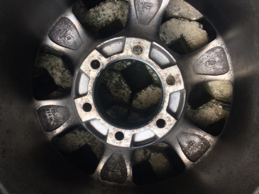 ล้อแม็กขอบ16กว้าง 8 ออฟ 22 taiwan เดิมๆไม่ซ่อม 2วง(1คู่)