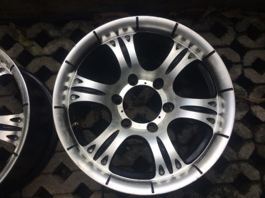 ล้อแม็กขอบ16กว้าง 8 ออฟ 22 taiwan เดิมๆไม่ซ่อม 2วง(1คู่)