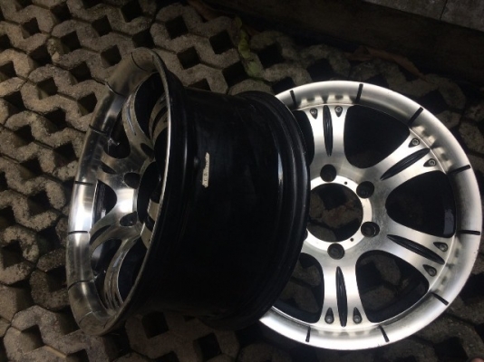ล้อแม็กขอบ16กว้าง 8 ออฟ 22 taiwan เดิมๆไม่ซ่อม 2วง(1คู่)