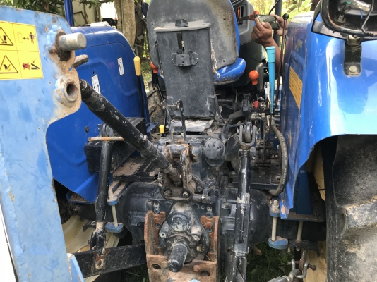 รถไถ NEWHOLLAND 2เพลา เครื่อง3สูบ 47แรงม้า