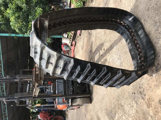 แทร็คยาง. รถเกี่ยว