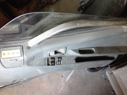 ประตูรถ 6 ล้อ มิตซูบิชิ แคนเตอร์ Mitsubishi Canter กระจกขึ้นและลงเป็นไฟฟ้า ระบบไฟ 24 โวลต์ ประตูรถ 6 ล้อ มิตซูบิชิ แคนเตอร์ Mitsubishi Canter กระจกขึ้นและลงเป็นไฟฟ้า ระบบไฟ 24 โวลต์