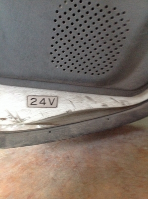 ประตูรถ 6 ล้อ มิตซูบิชิ แคนเตอร์ Mitsubishi Canter กระจกขึ้นและลงเป็นไฟฟ้า ระบบไฟ 24 โวลต์ ประตูรถ 6 ล้อ มิตซูบิชิ แคนเตอร์ Mitsubishi Canter กระจกขึ้นและลงเป็นไฟฟ้า ระบบไฟ 24 โวลต์