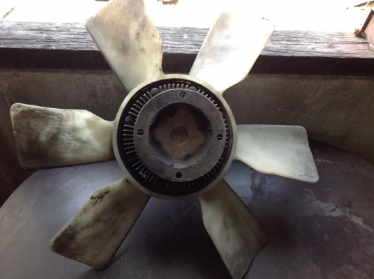 ฟรีพัดลมอีซูสุ Isuzu 6HE-1 ของแท้ ของเก่าจากญี่ปุ่น