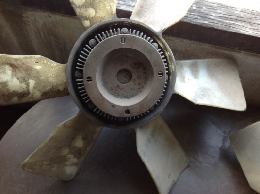 ฟรีพัดลมอีซูสุ Isuzu 6HE-1 ของแท้ ของเก่าจากญี่ปุ่น