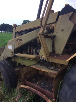 CAT 428 รถตักหน้าขุดหลัง